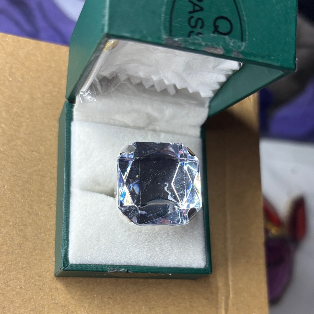 Elegant Silver Gemstone Ring